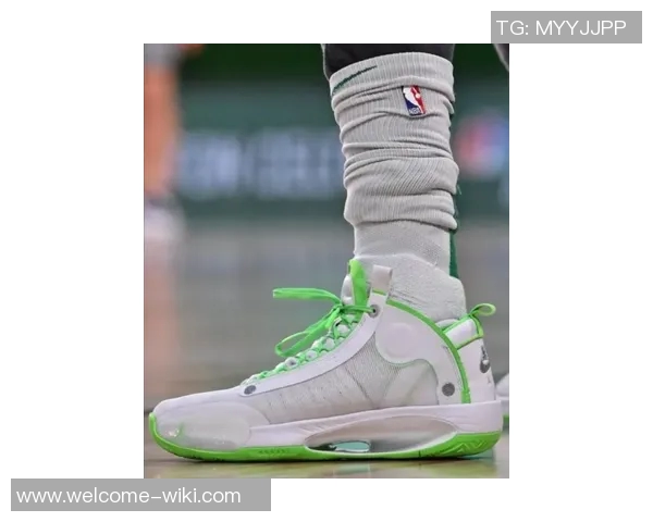 布克分享二代球鞋设计历程感受从构想到落地的精彩过程